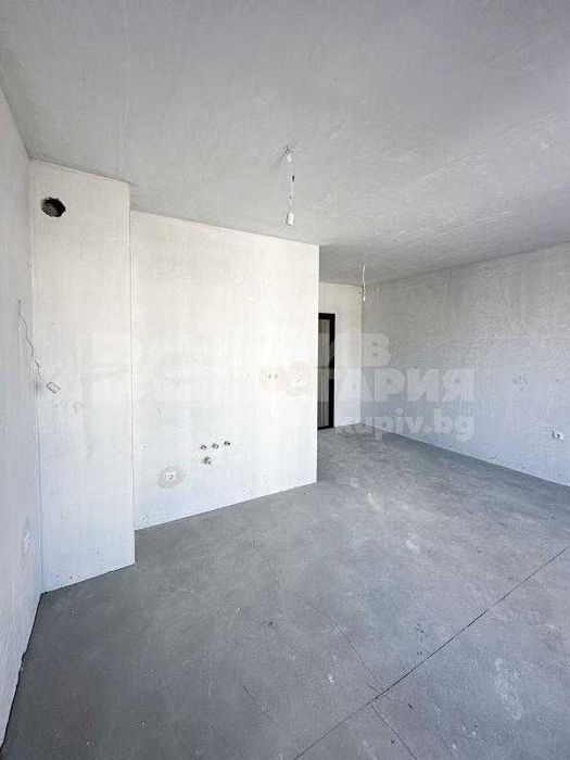 Продава се Едностаен апартамент в Варна, Център - 34 кв.м за 2015 €/кв.м - Снимка #3