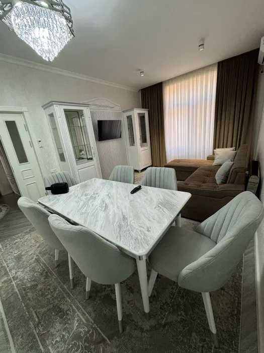 Продается 4 х комнатная квартира, Голден Хоус, от Шошу