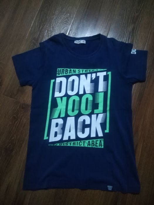 Футболка на мальчика 10-12 лет.