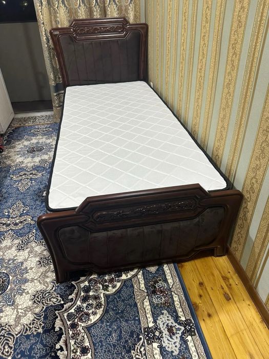 Срочно!!!Бир кишилик диван сотилади.