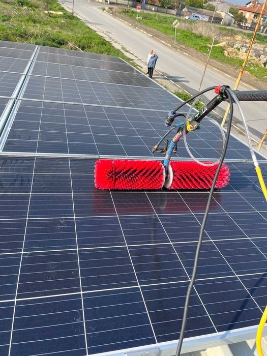 Почистване на фасади и соларни панели цялата страна