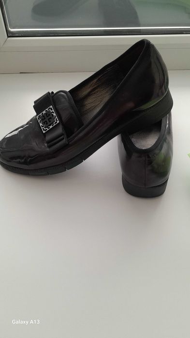 Продам туфли женские