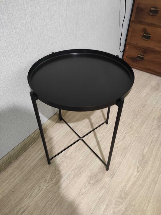 Продам журнальный столик ikea