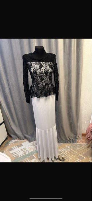 Разгрузка платьев