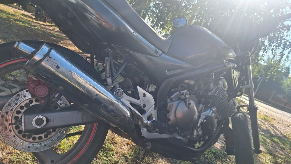 Motocicleta  Yamaha Xj 600  cafe proiect