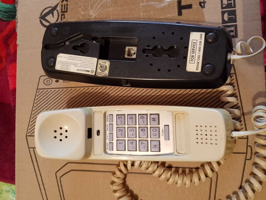 Продам домашний телефон.