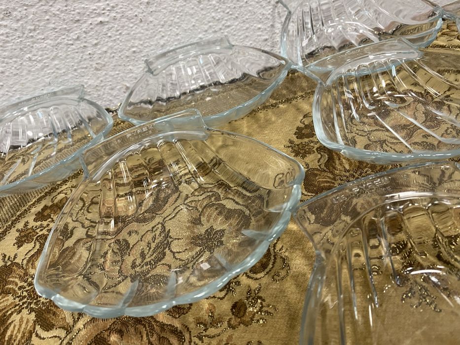 Кристални купички във формата на мида с маркировка франция