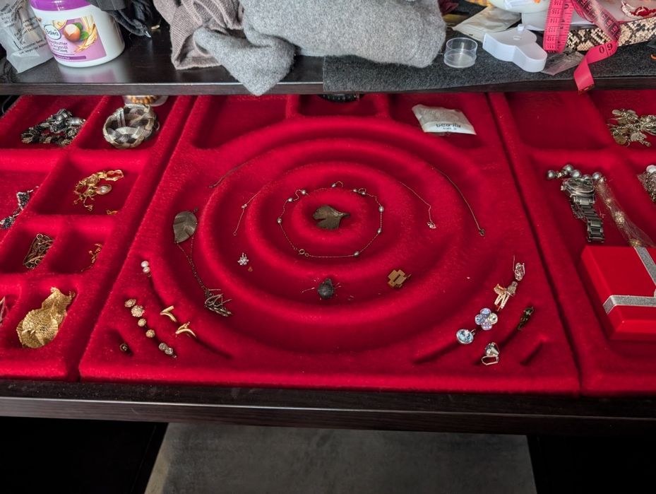 Обзавеждане за спалня ИКЕА легло с матрак и гардероб