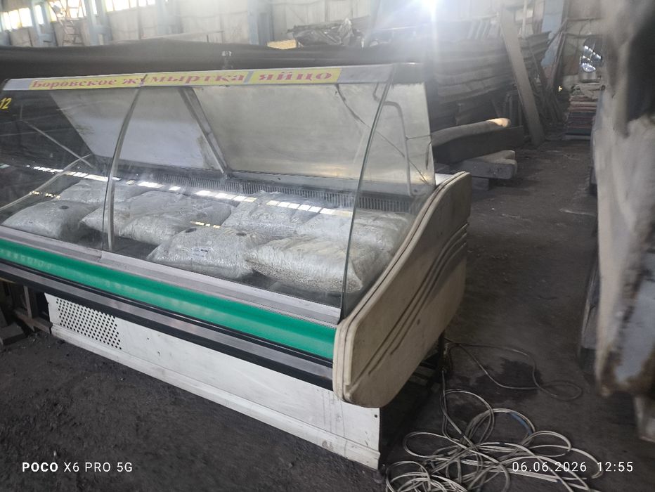 Продам витринный холодильник