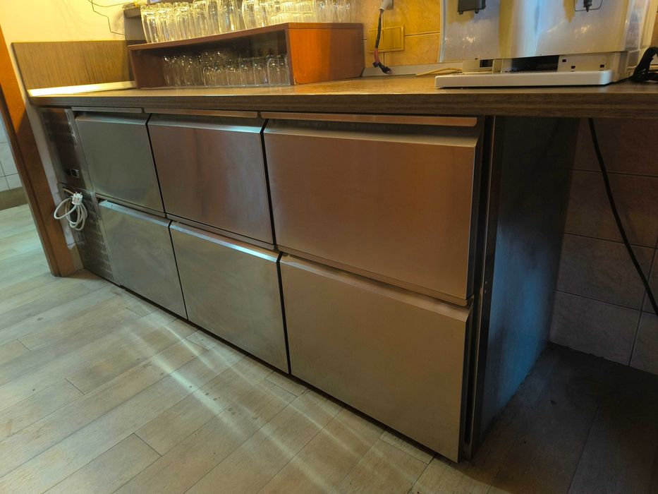Masă frigorifică profesională inox incorporabila – 6 sertare + cuvă frigorifică  214x70x85