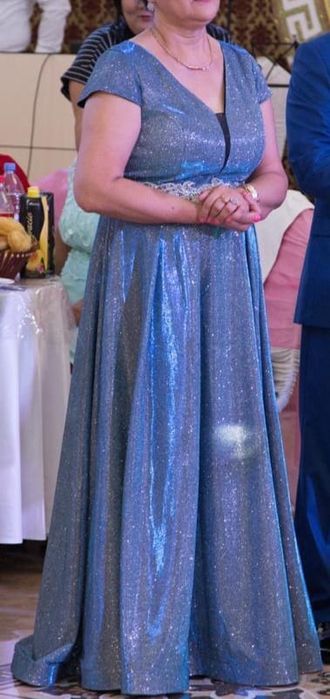Продам нарядное платье