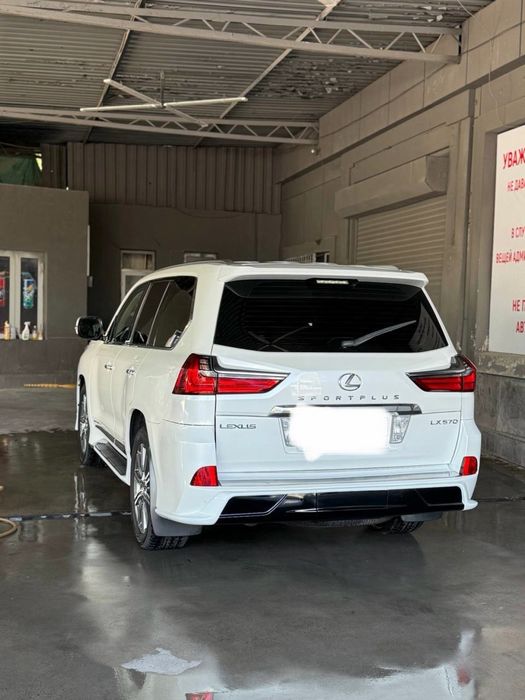 Lexus LX 570 сотилади