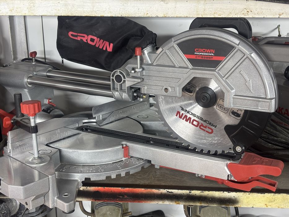 Торцовочная пила CROWN