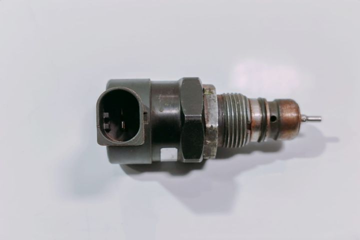 Regulator Presiune  057130764B Audi A8 a 2-a generatie (D3) seria