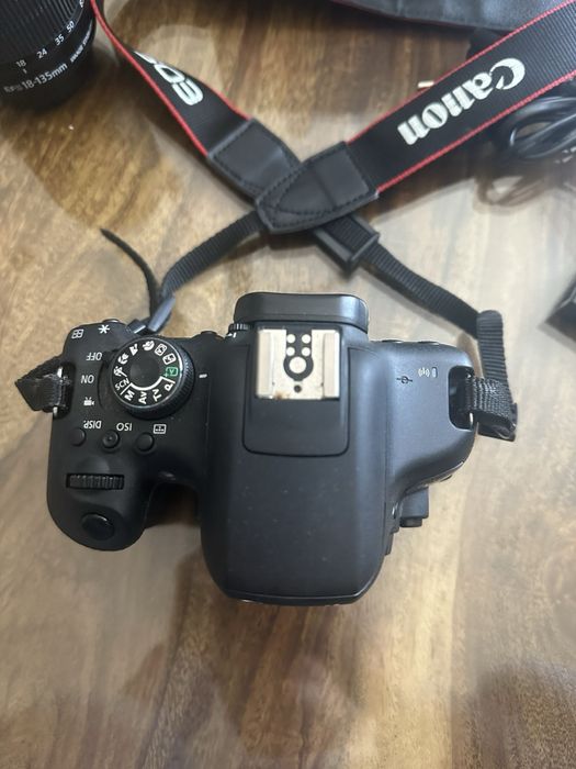 Фотоапарат Canon EOS 750D