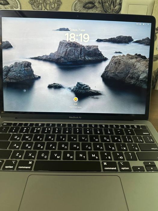 MacBook Air M1 Sotiladi