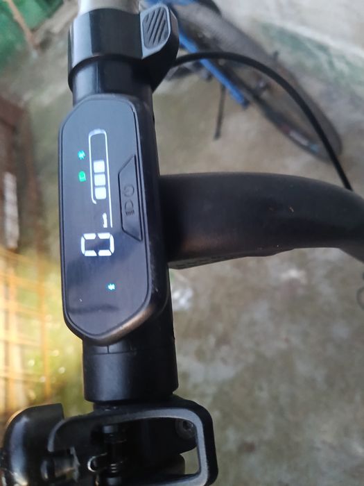 Vând trotineta electrica ninebot e2