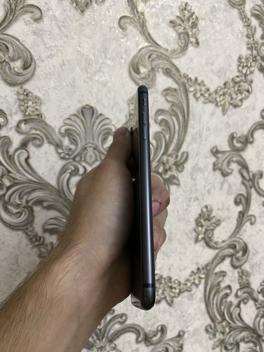 iphone 8 plus qora srocna arzonga