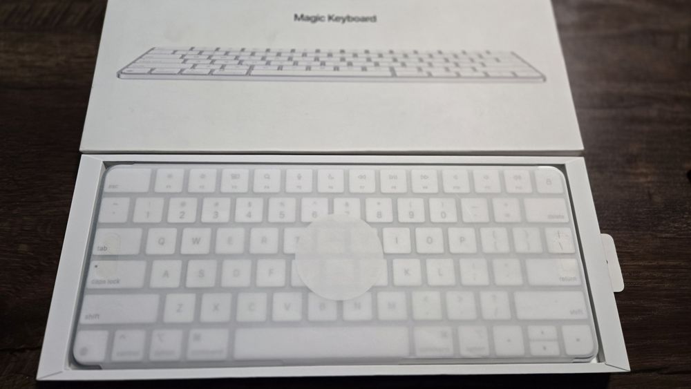 Новый Magic Keyboard With Touch ID