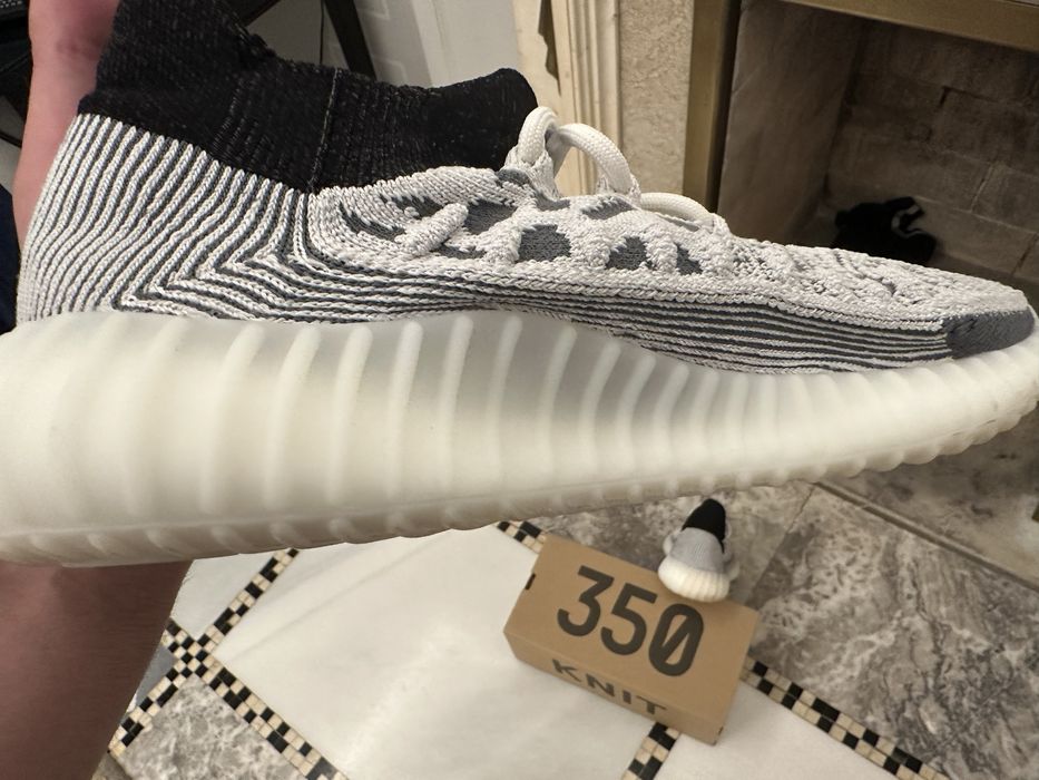 Adidas yezezy boost 350 noi cu factura  .. garantie 30 zi