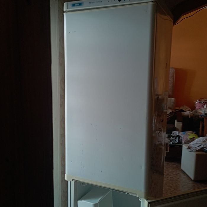Продам холодильник
