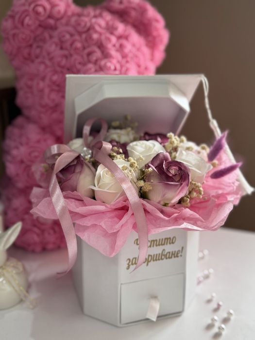 Луксозни букети от вечни сапунени рози/кутии/пликове/мече/картина