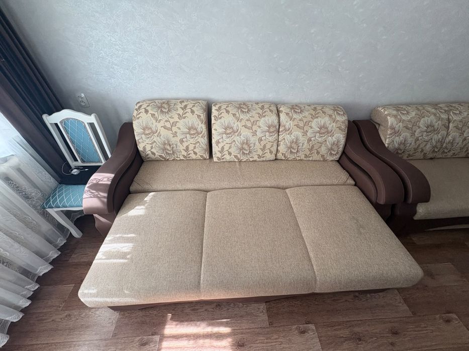 Продам два дивана