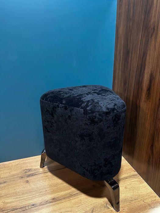 sifatli materyaldan tayyorlangan oʻzgacha dizaynga ega pufiklar