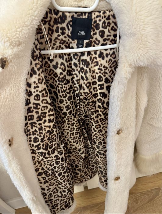 Луксозно пухкаво дамско палто (яке)  River Island с леопардова подплата (Размер M / EUR 38)