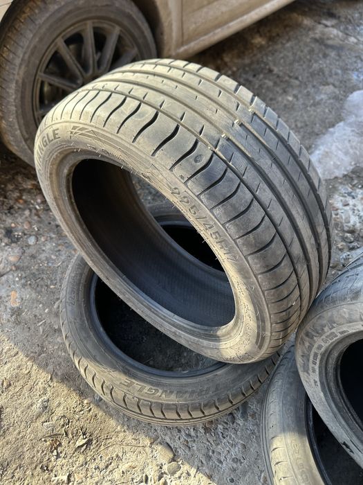 Продам летнюю резину 225/45/17