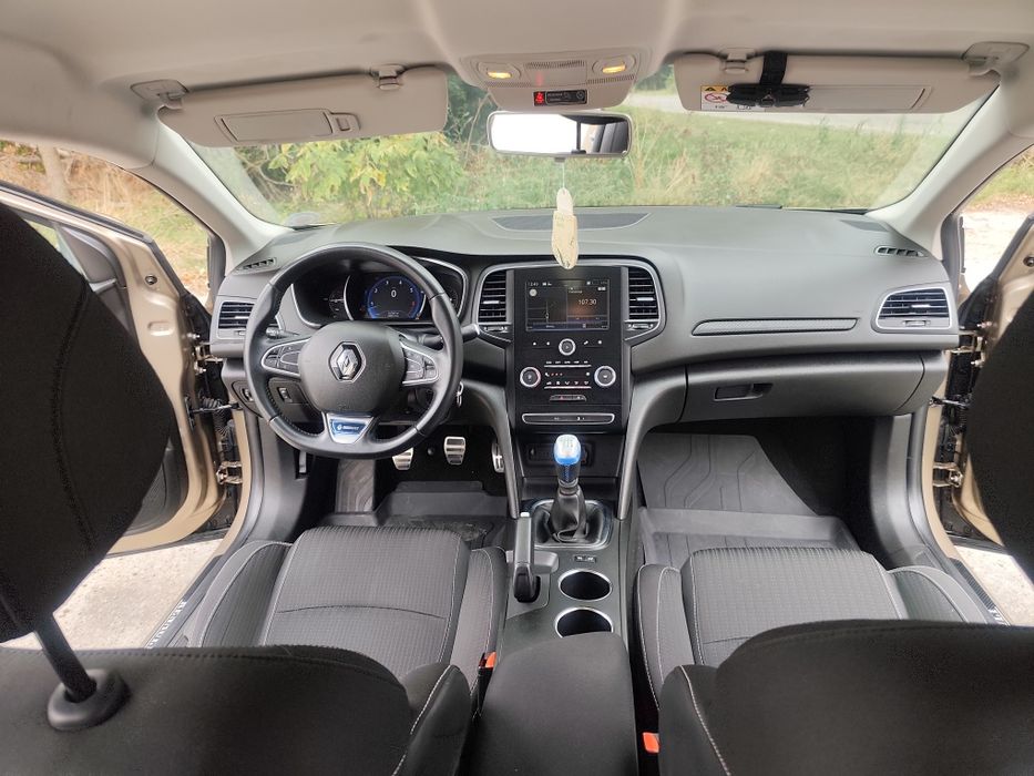 Renault Megane IV Sedan 1.3 TCe 116 CP – 2019 – 64.000 km – proprietar