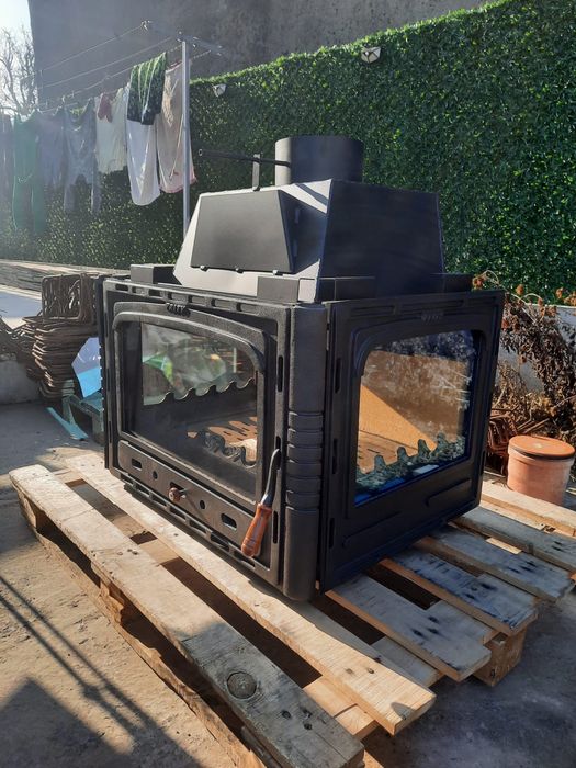 Focar semineu pe lemne cu 3 geamuri nou