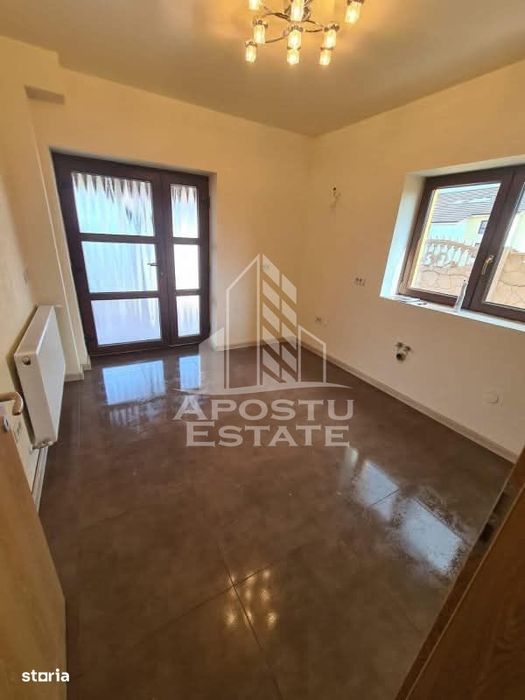 Jumatate de duplex de inchiriat, curte proprie, Ghiroda