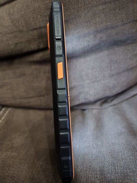 Телефон HAMMER IRON 5