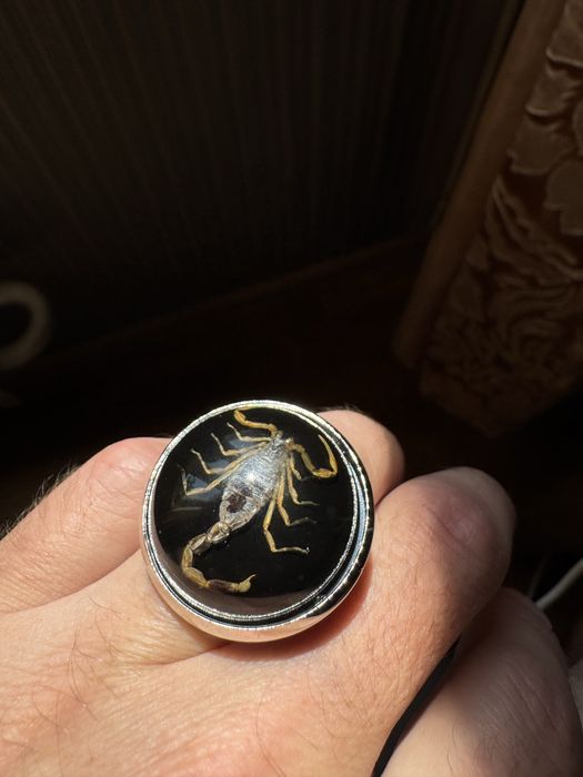 Продам кольца со скорпионами