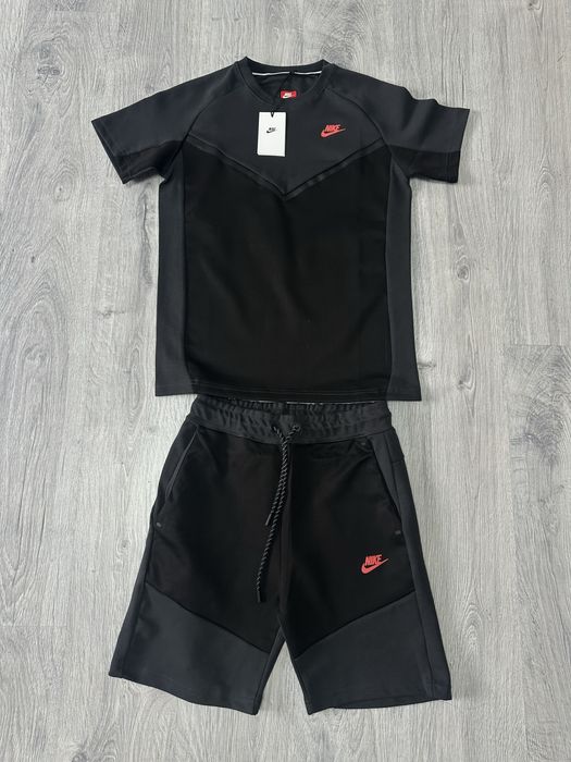 Compleu scurt de vara Nike Tech Fleece