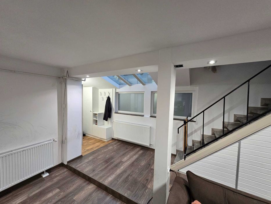 Apartament 3 camere, 70 mp utili si 30 mp pod amenajat,central Schei