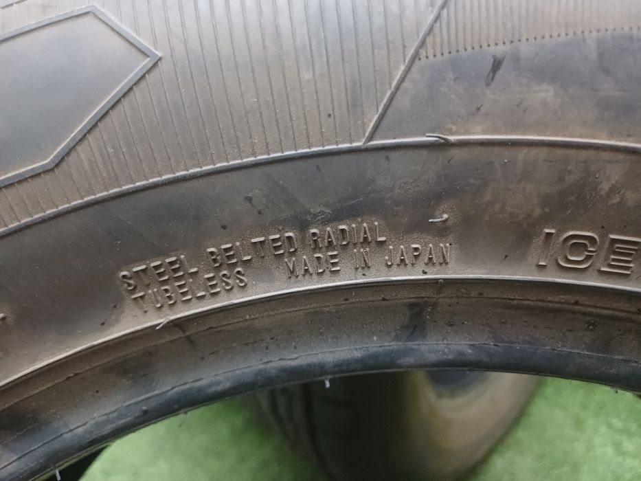Шины 225 65 R17 Goodyear комплект.