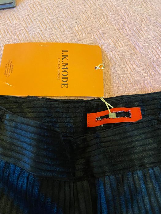 Pantalon raiat Max Mara, nou cu eticheta