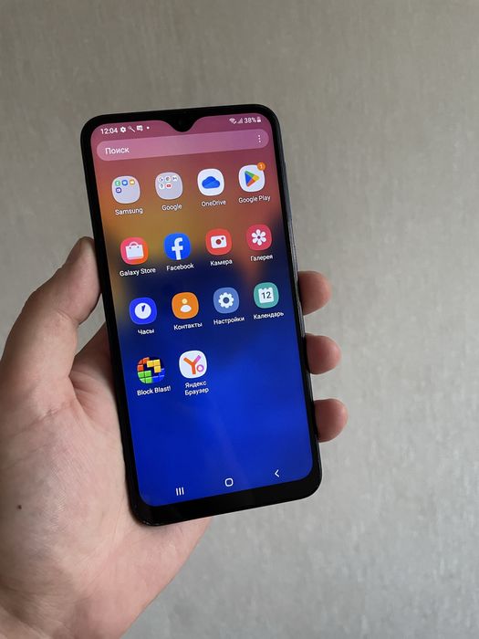 Продам Samsung A10.