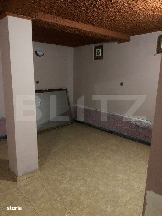 Spatiu comercial , 90 mp , zona Razvad