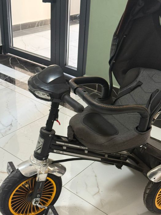 Трёхколёсный велосипед  серый