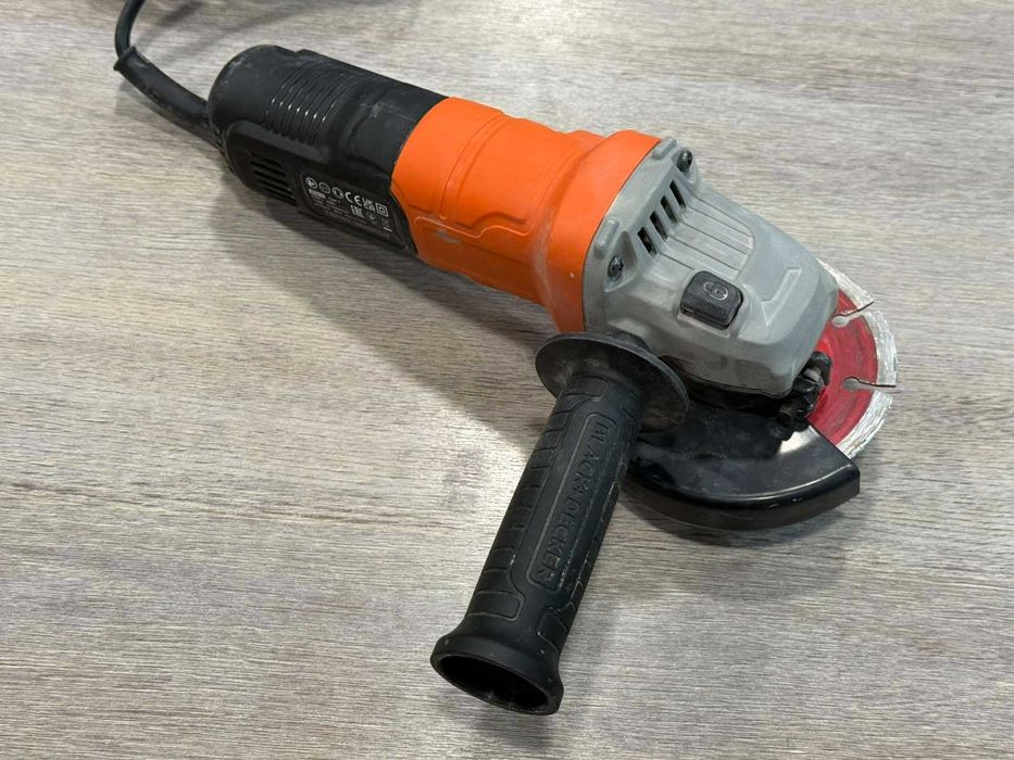 Ъглошлайф Black & Decker BEG010 710W