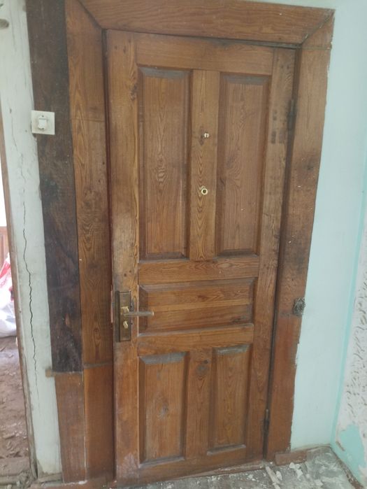 B/U eshiklar sotiladi