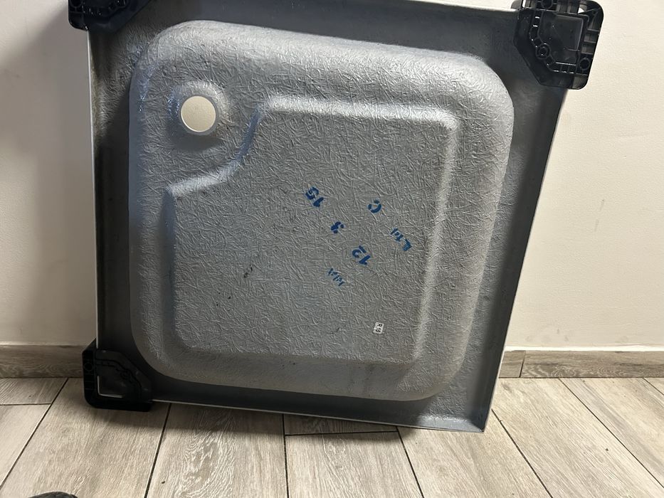 Cadita de dus noua