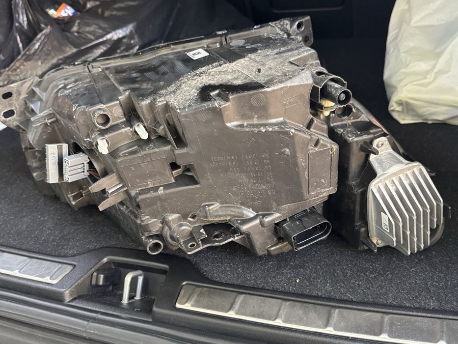Far stanga Volvo xc40 2020 led