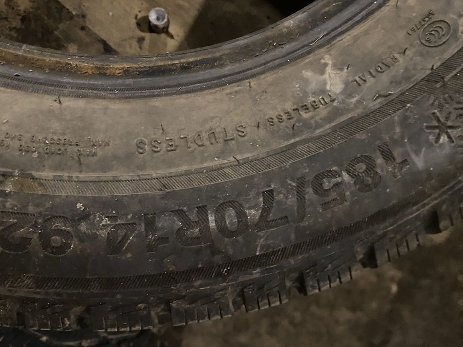 Шины R14 продам обши