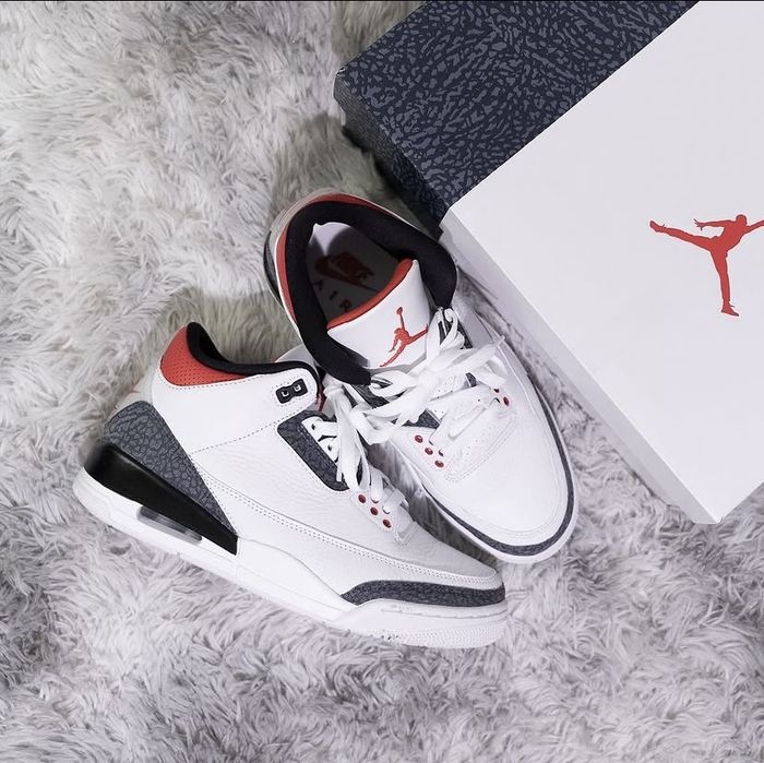 Air Jorrdan 3 Retro Fire Red Denim - Marime 42