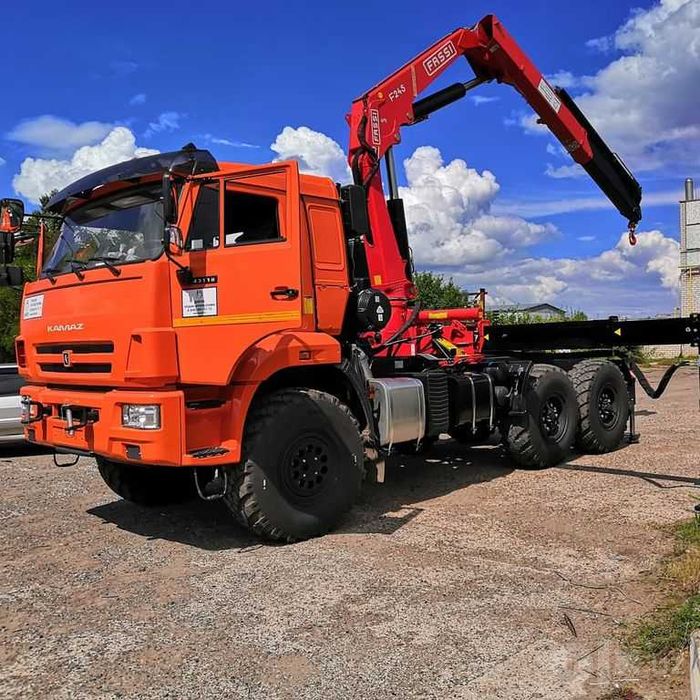 Седельный тягач 44108 6Х6 КМУ