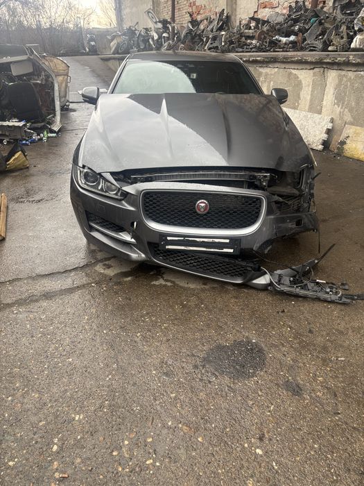 Jaguar XE 2.0D на части